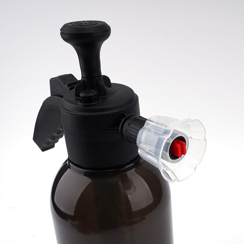 Car Wash Watering Can Car Wash Foam Watering Can 2L Spray Type with Pressure Relief Valve Sprayer Hand Pressure Watering Can for Household Car