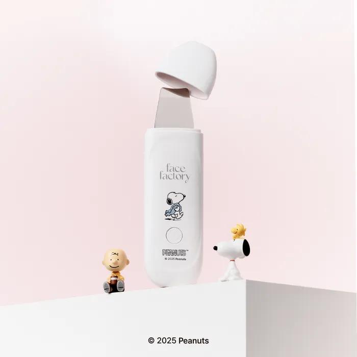 [Snoopy Edition] Aqua Zero Peeling Device for Makeup Clumping, Exfoliation, and Sebum Control
