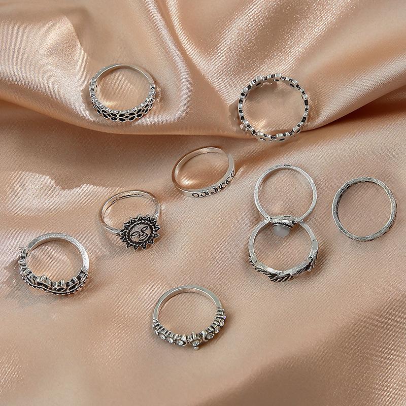 Wind Personality Female Retro Smiley Face Flower Leaf Crown 9-Piece Ring Set
