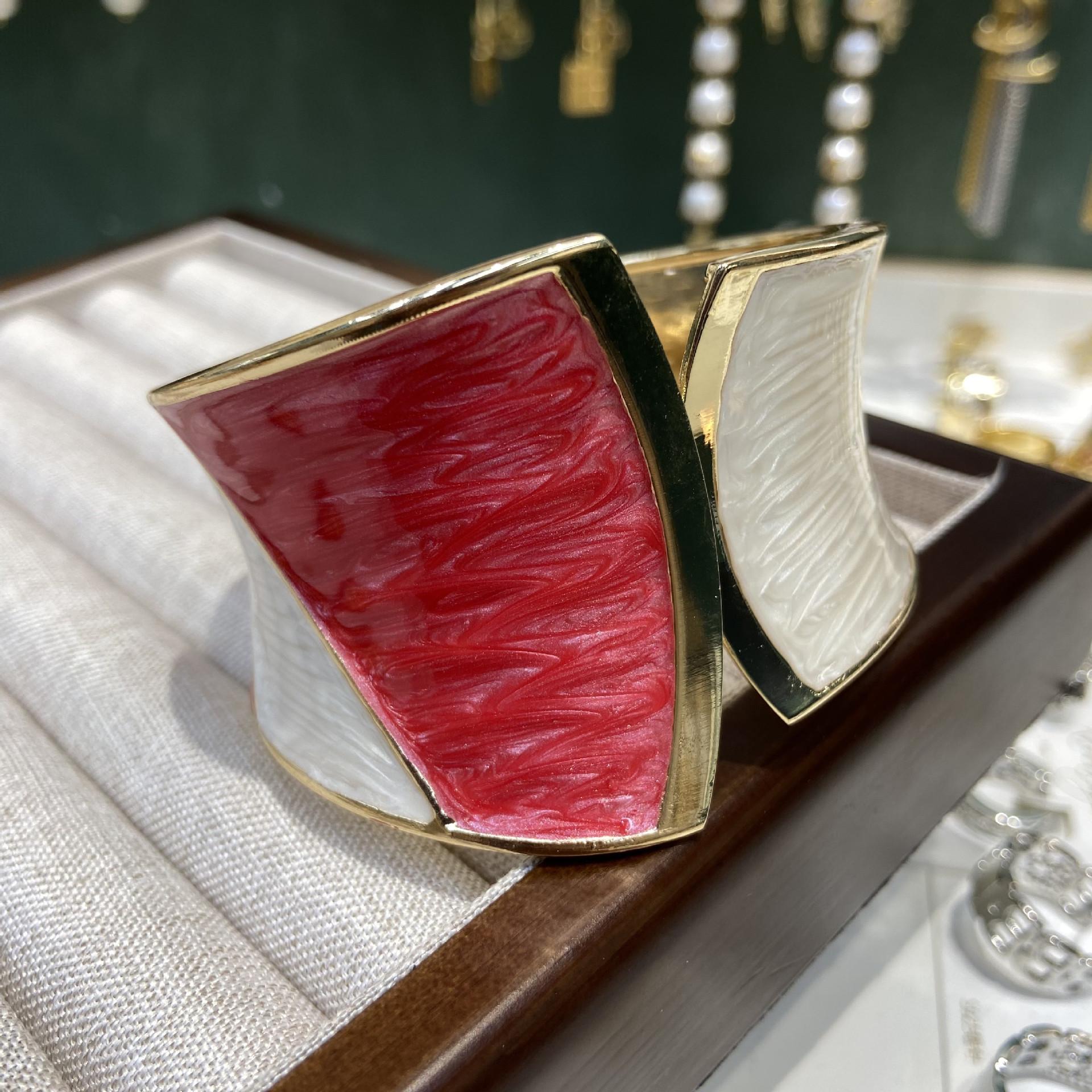 

Трендовый браслет высокого класса с медным покрытием, браслет из настоящего золота, модная версия шириной 25 мм, браслет цвета эмали Seiko