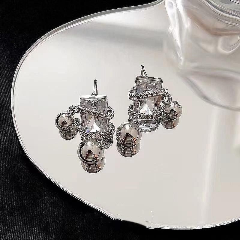 

Шикарные европейские и американские серьги с кисточками: Трендовый дизайн с длинными подвесками, чтобы подчеркнуть ваше лицо - Универсальная эффектная бижутерия для женщин