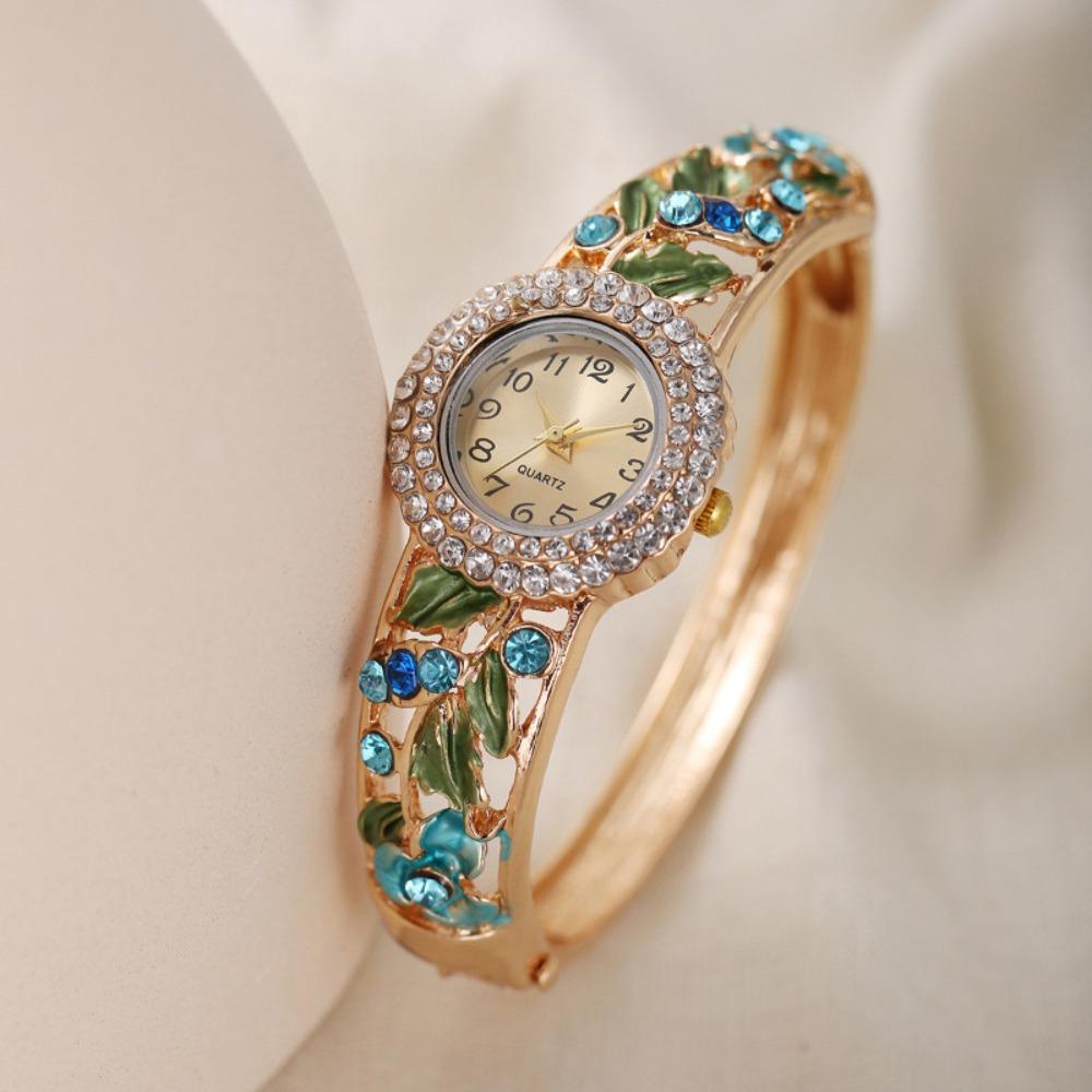 Round Dial Ladies Wristwatch Rhinestone Bracelet Quartz Watch Vintage Watch Court Style