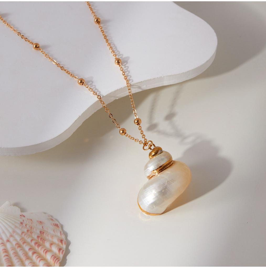 Ocean Inspired Fashionable Shell Necklace With Luxurious Gold Finish Plated