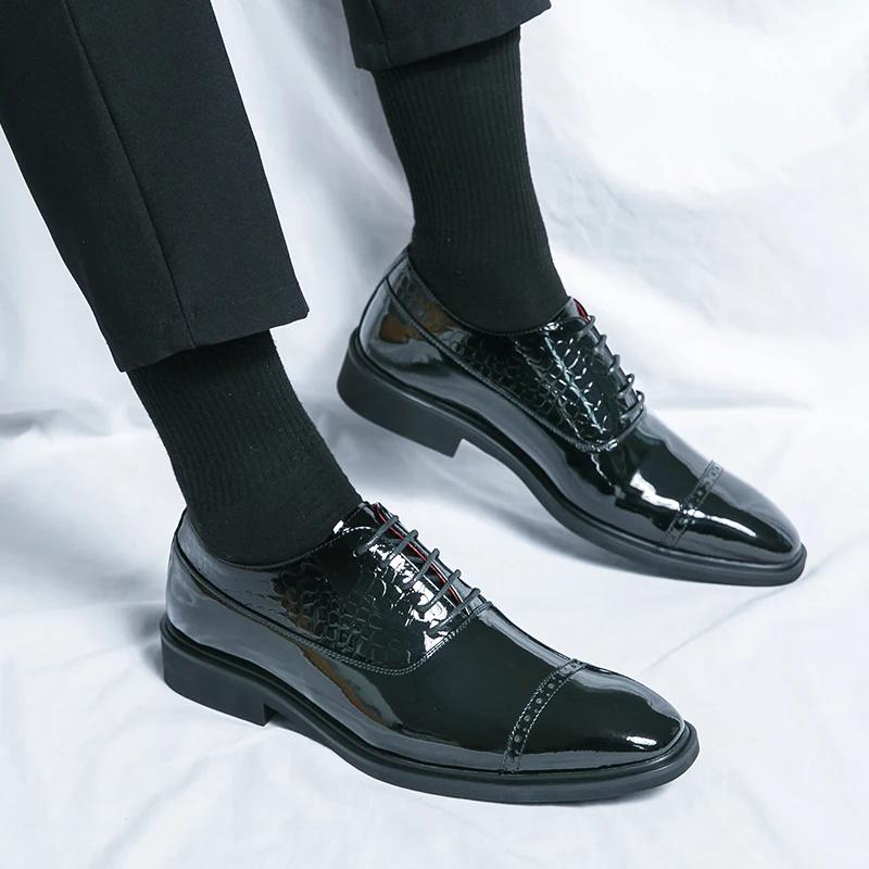 Fashion Luxury Brand Golden Oxford Shoes Men's Low Heel Designer Business Leather Shoes High-quality Sharp Pointed Wedding Casual Shoes