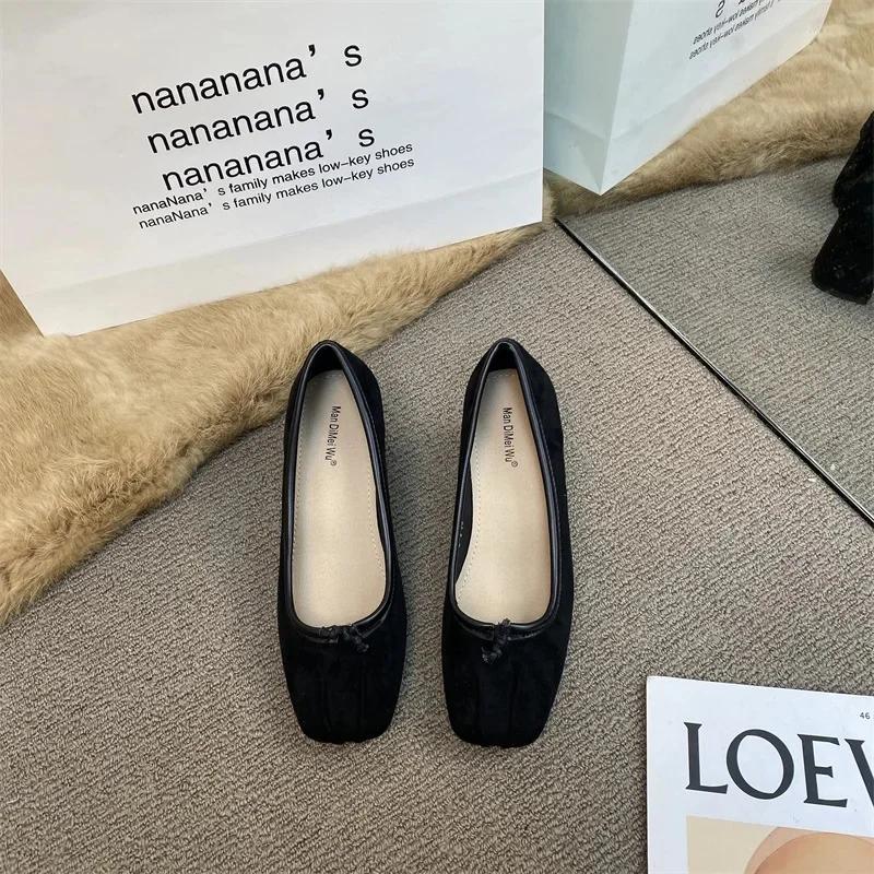 

Fashion 2025 Spring And Autumn New Style Flat Mouth Single Shoe Vintage High Heel Milk Shoe Commuting Velvet Surface Mary Jane Shoe 39 чёрный
