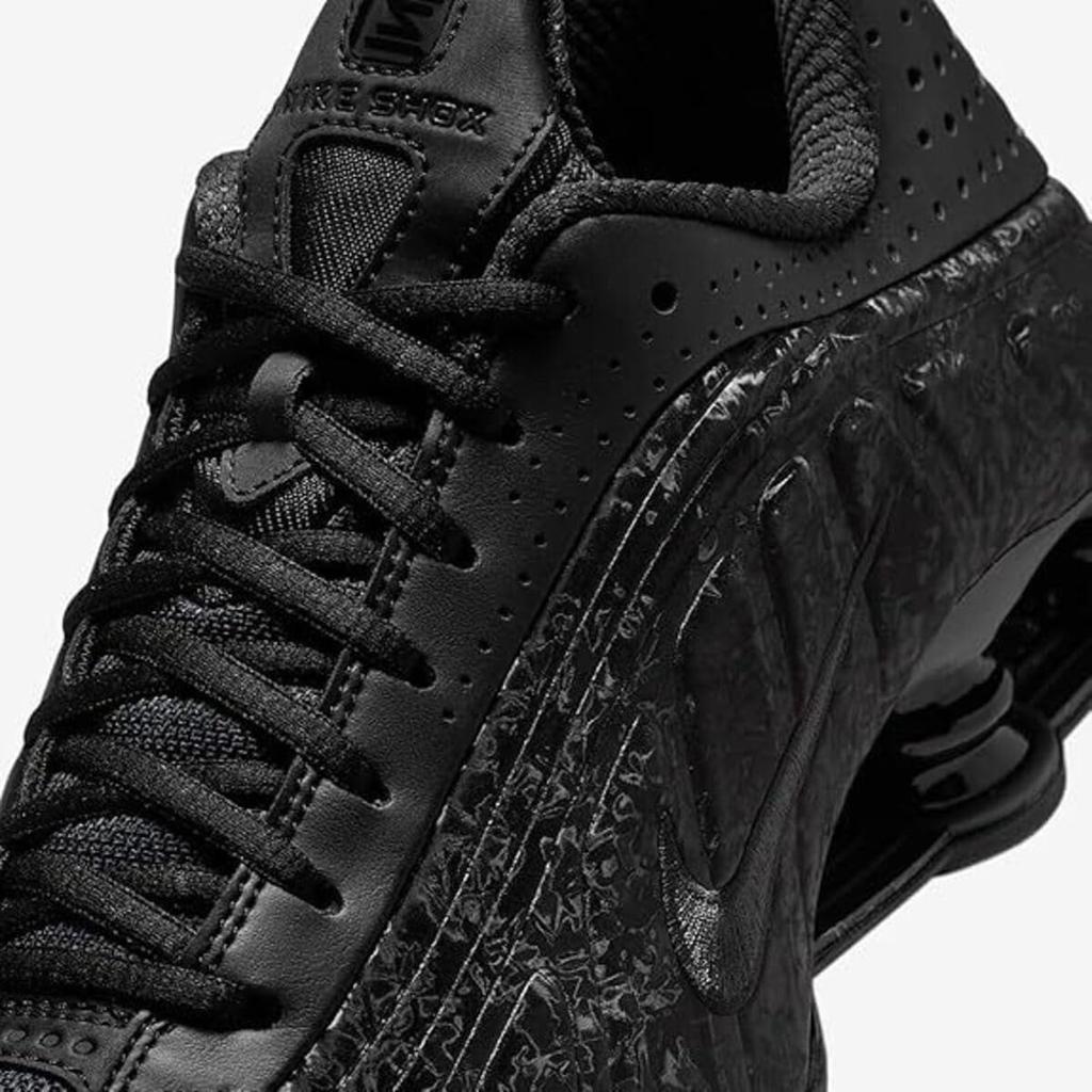 Nike Shox R4 Women's Retro Techno Sneakers Laser-Cut Black/Dark Smoke Gray 22.0cm