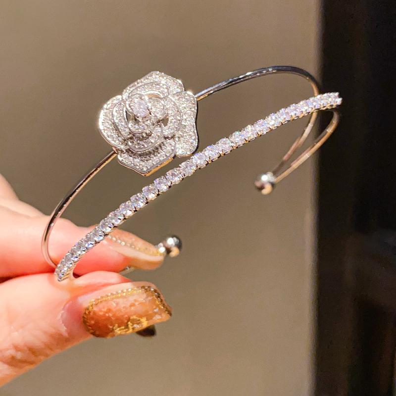 Sparkling Luxury Elegant Bow Butterfly Women's Double-layer Opening Bracelet For Daily Wear Party Wedding Jewelry Accessories