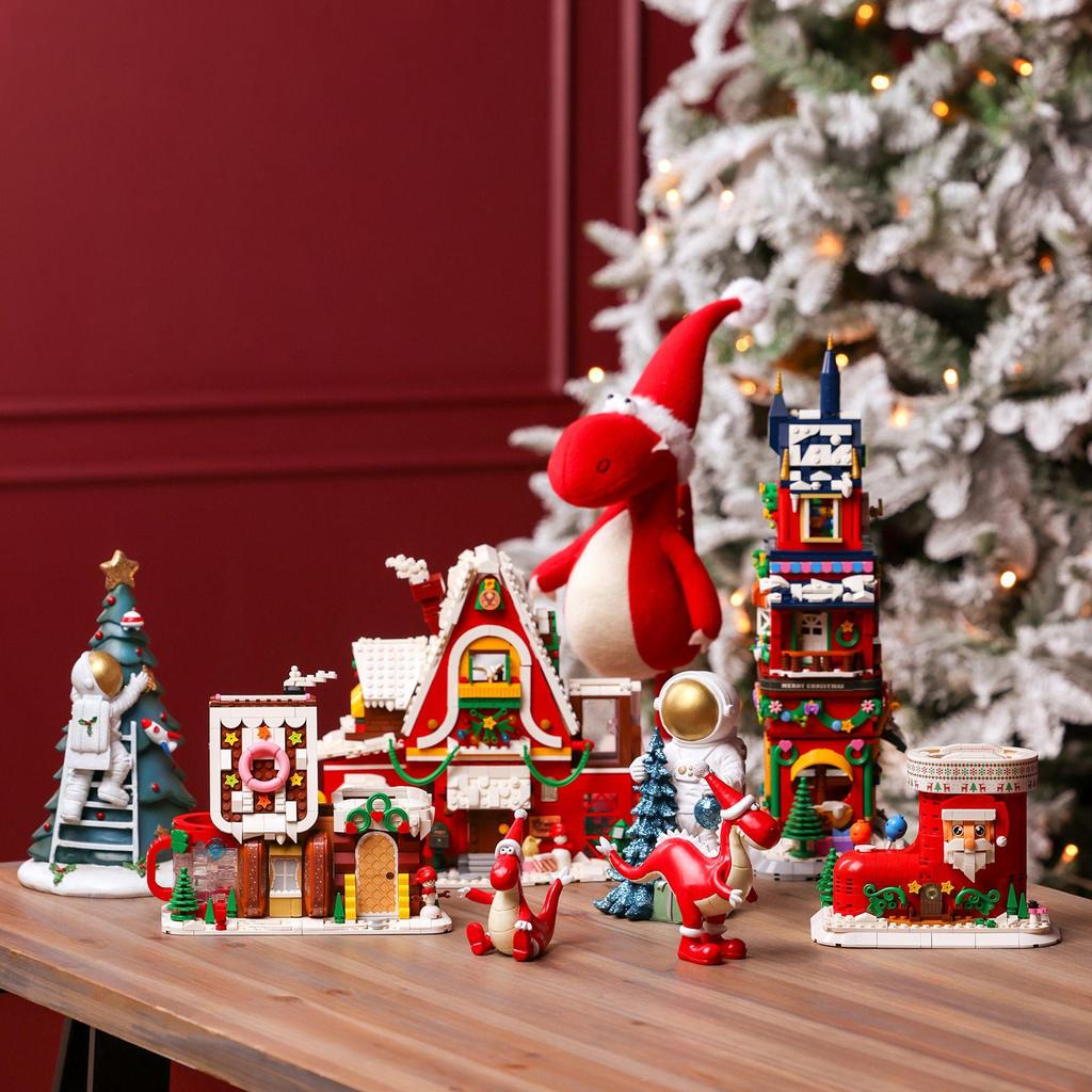 Toy Shop Christmas Chalet Brick Building Set Age 6+