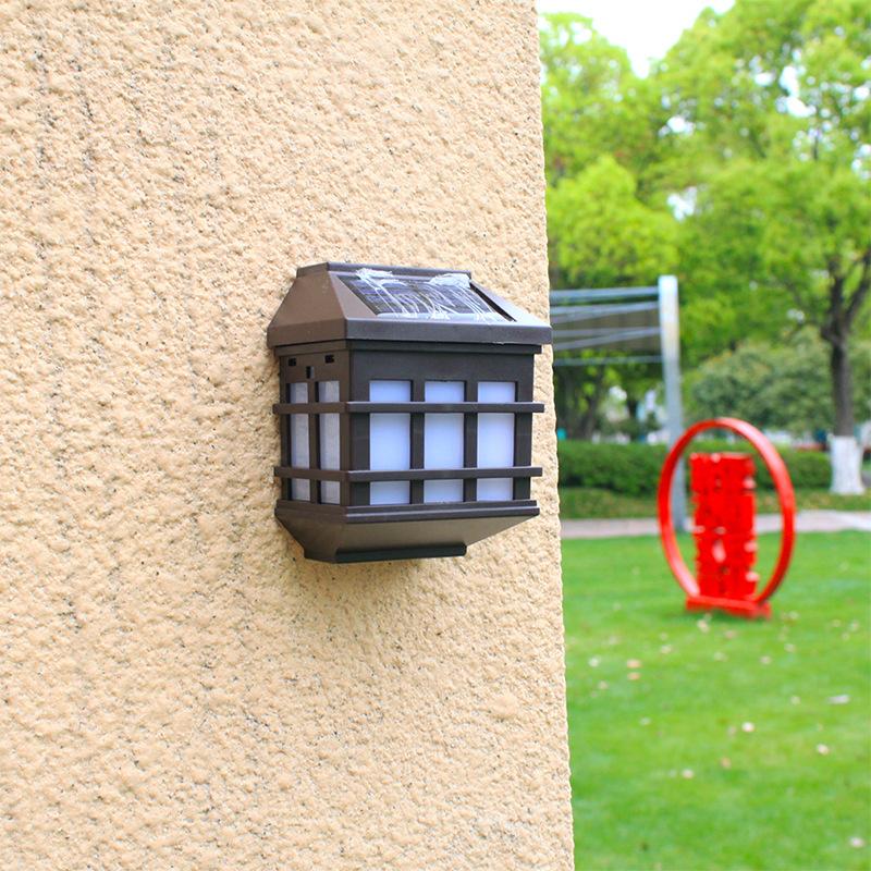 Retro Led Solar Wall Lights Outdoor Waterproof Solar Fence Light for Garden Pathway Courtyard Hotel Driveway Patio Pathway Lamp