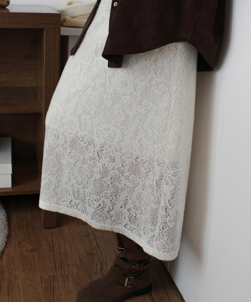 Keullaepeu A-Line Lace Banding Skirt_Cream