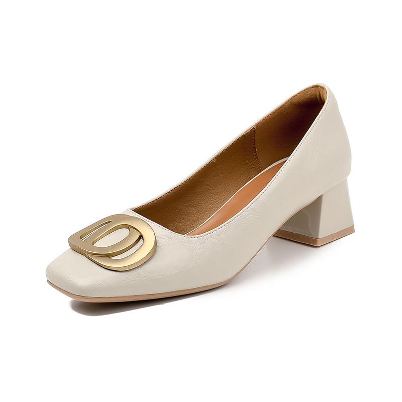 New soft-soled leather shoes are not tired of feet, spring and summer metal buckle high heels, thick heels, single shoes, socialite style