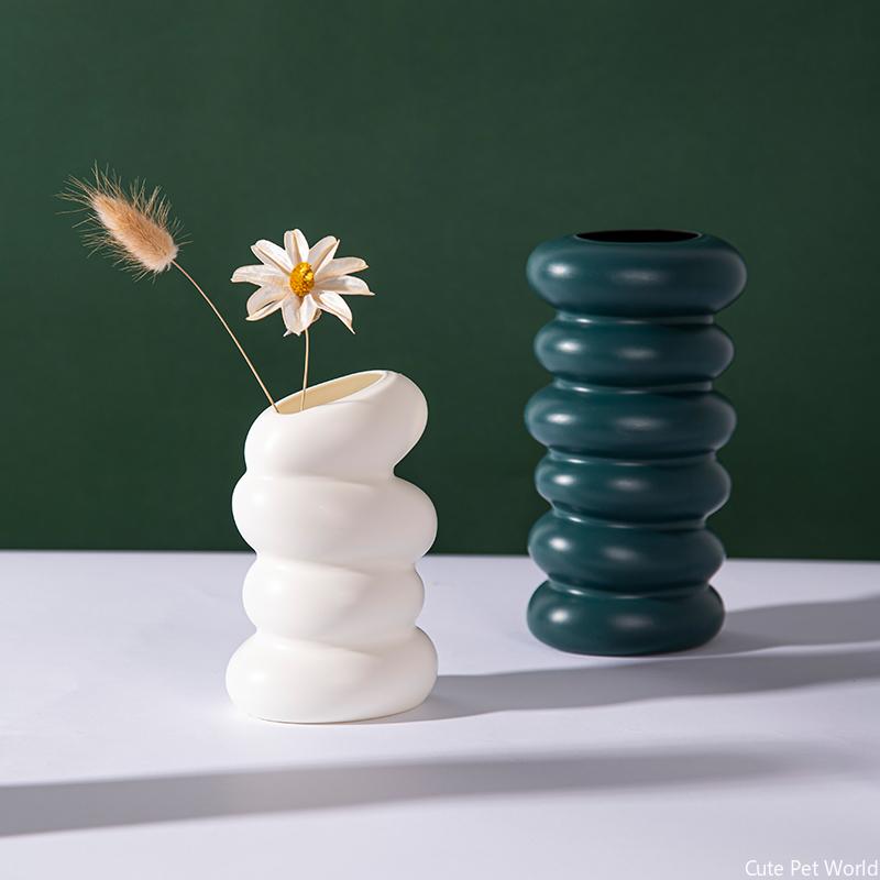 Plastic Flowers Vase Spiral Imitation Glaze Bottle Vases for Aesthetic Room Decors Decorative Living Room Desktop Ornament