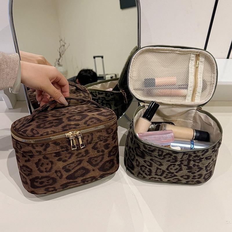 Damen Wildleder-Kosmetiktasche Große Kapazität Bade-Reisebeutel Vintage Make-up-Taschen Handgehaltene Aufbewahrungstasche Leopard-Kulturbeutel