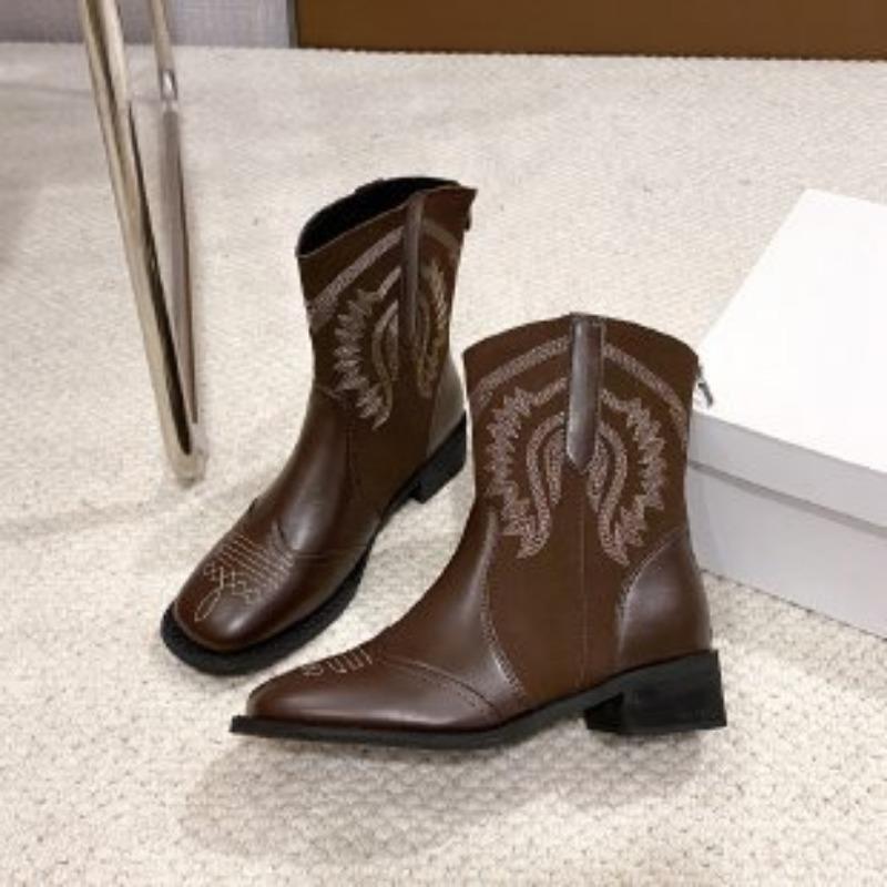 Large size pointed retro embroidered thick heel western cowboy boots women's autumn and winter new personalized short boots