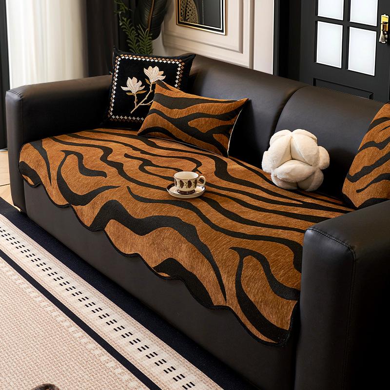 

Light Luxury Chenille Special-Shaped Sofa Cushion New Non-Slip Seat Cushion Four-Season Universal Sofa Cover High Sense 70*70cm