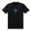 Ta czarna minimalistyczna koszulka Marvel Iron Man zawiera kultowe logo Reaktor Arc dla fanów superbohaterów, którzy kochają stonowany streetwear.