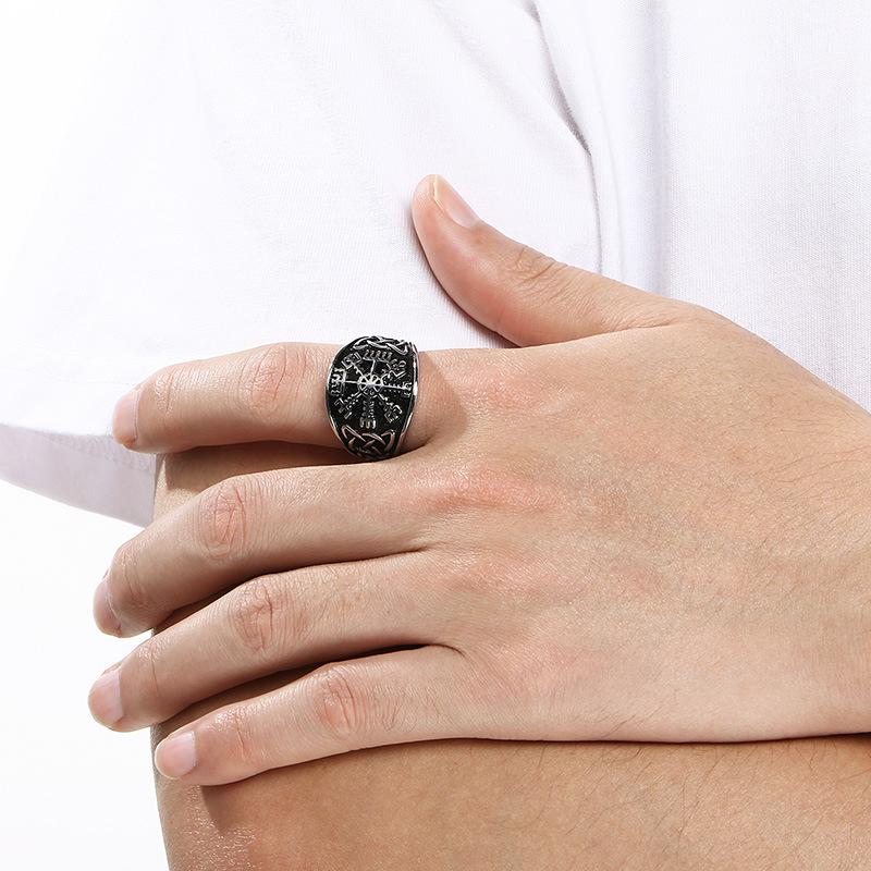 Nordic Style Popular Celtic Knot Electroplated Stainless Steel Men's Ring Retro Viking Black Oil Compass Rune