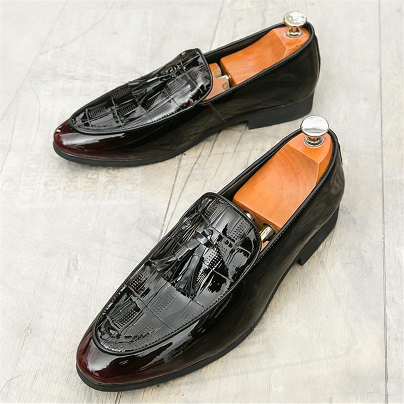 Trend Crocodile Pattern Tassels Loafers New Men's Patent Leather Driving Shoes Designer Formal Wedding Dress Homecoming Footwear