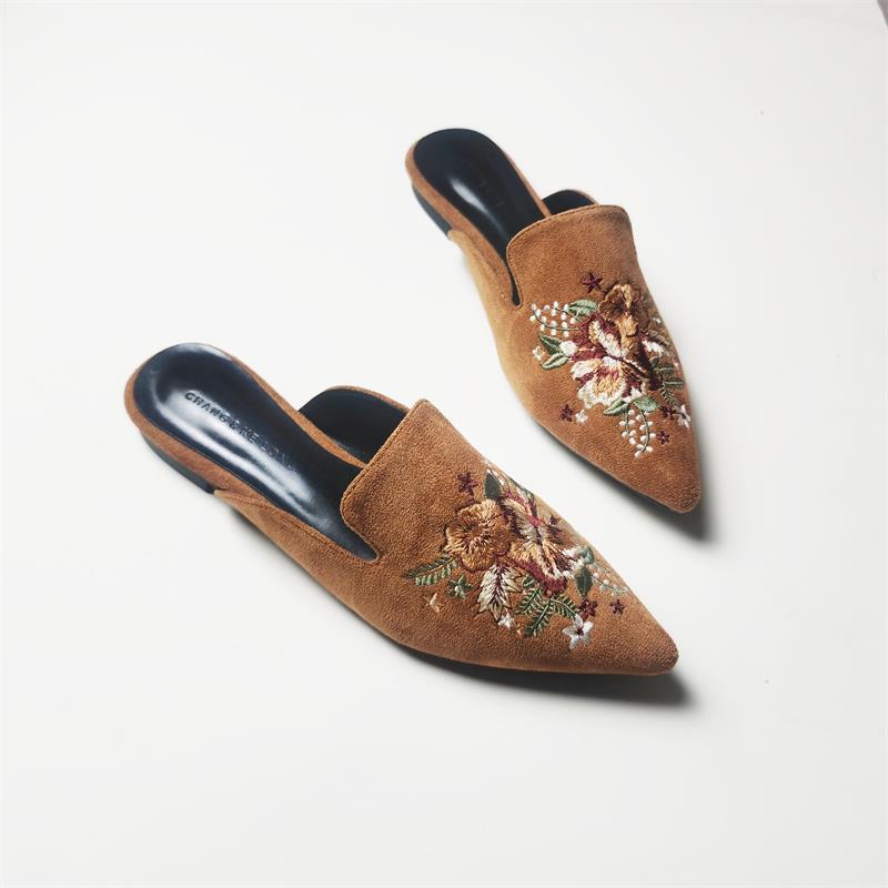 Chengmei Foot New Flat-bottomed Slippers Embroidered Pointed Women's Shoes Retro Half Slippers Women