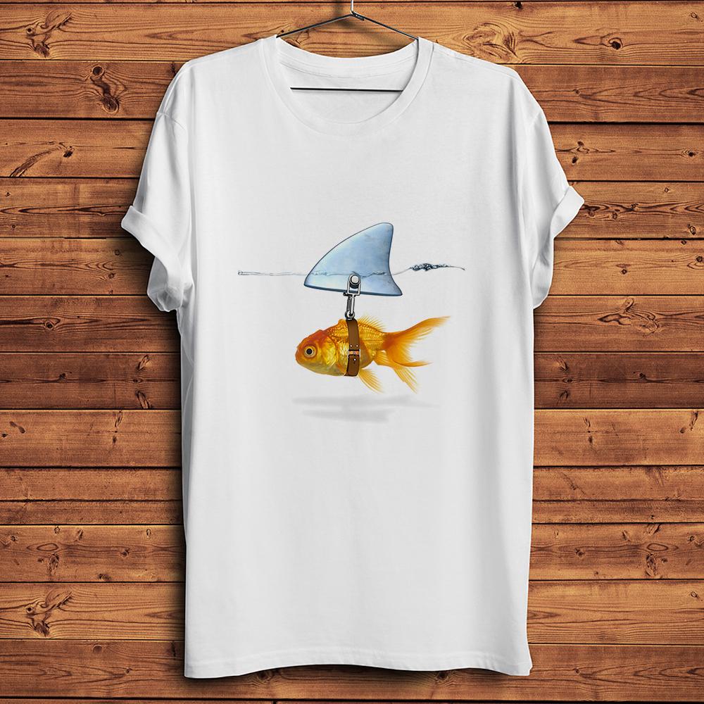 Goldfisch Verkleidet Als Hai Lustiges T-Shirt Unisex Herren Weiß Lässig Kurzarm Cool Humorvolles T-Shirtunisex Tee Atmungsaktiv Druck