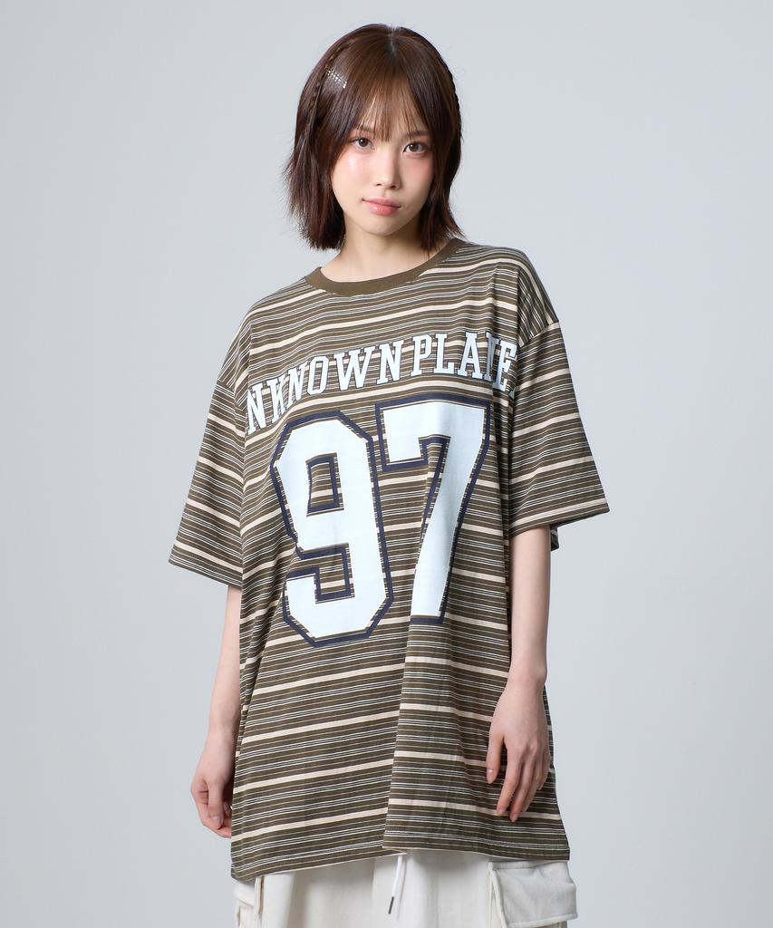 UNKNOWN PLANET Ivy Round Planet Rugby Tee Khaki