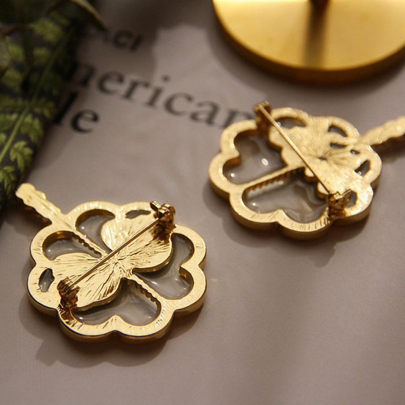Retro Light Luo Small Fan Women's Enamel Silk Brooch