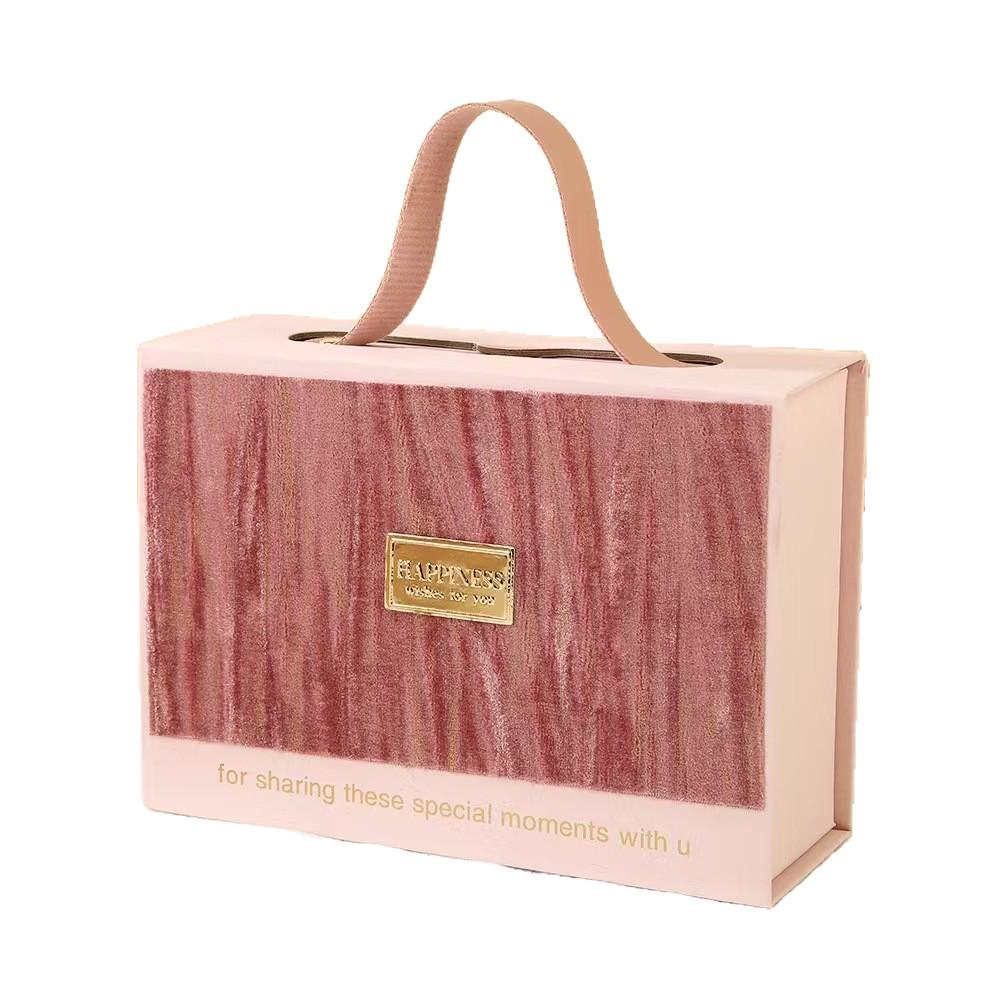Velvet Gilded Hardboard Gift Box for Weddings and Engagements, No-Fold Handheld Candy Box.