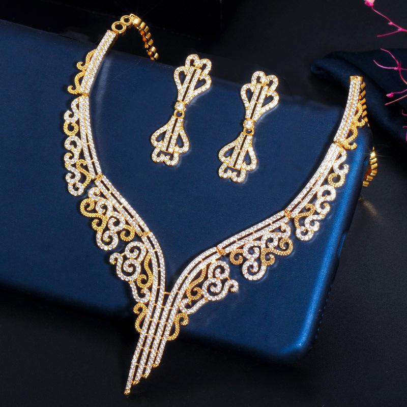 T0159 Utsökt elektropläterat 18K guld smyckesset med diamanter Bröllopstillbehör Halsband Örhängen Set Kedja