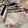 Gonne e pantaloni da donna – Pantaloncini