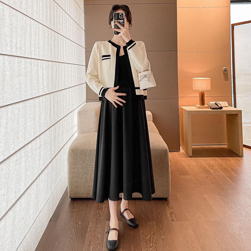 2026 Autumn/Winter Korean Maternity Knit Set - Stylish Slimming Sweater Two-Piece for Women M