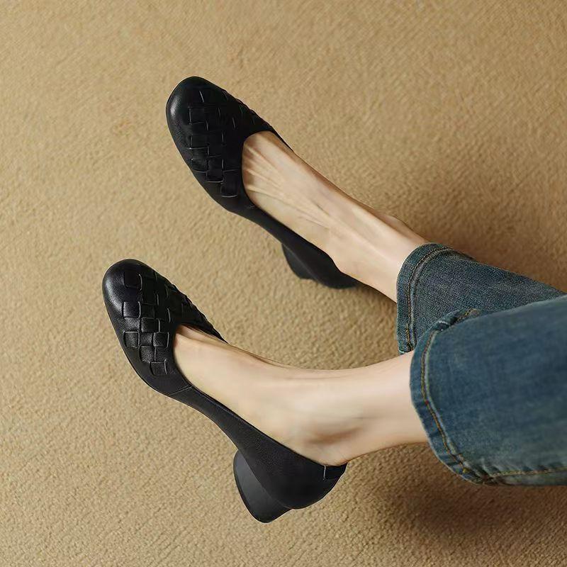 Soft Leather Retro Woven Light Mouth Single Shoes Flat Shoes New 2025 Soft Leather Spring and Autumn Comfortable Soft Sole Mother Shoes