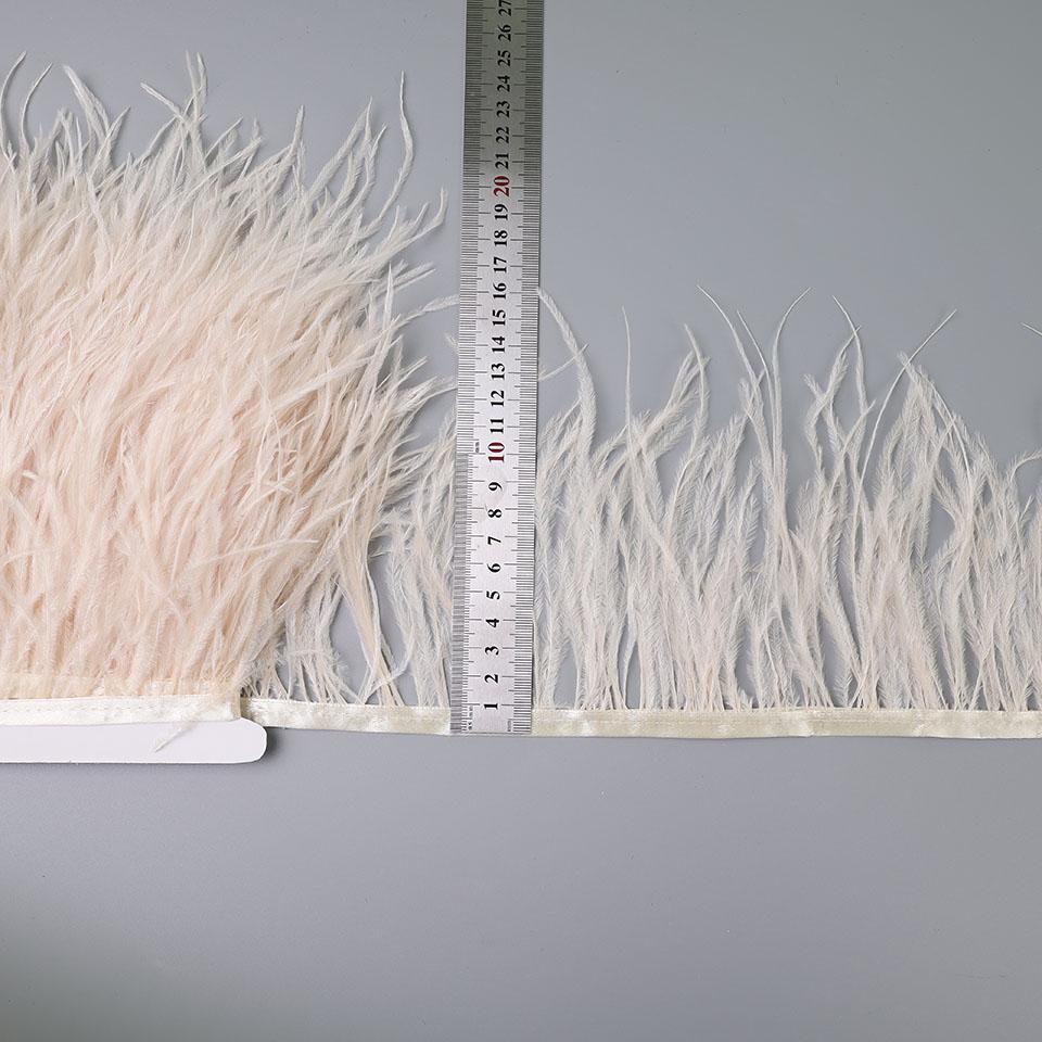 2M Pštrosí peří na stuze pro vyšívání šití do šatů ozdobné peří na pásce třásně pro oblečení