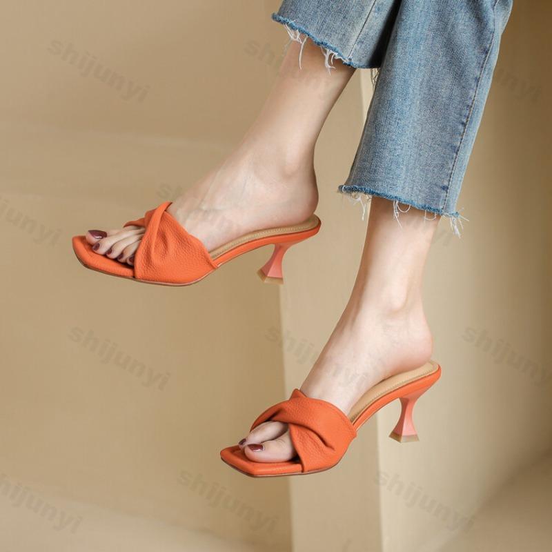 Mode 2025 Sandalen mit quadratischer Spitze und dünnem Absatz für Damen Sommer-Strandmode Hohe Absätze Ausgehöhlt Offene Zehen Atmungsaktive Bequeme Pantoletten