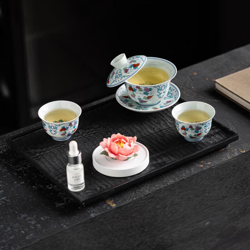 Hongyu Oriental Doucai Ceramic Tea Set - Ginkgo Flower Gift Box