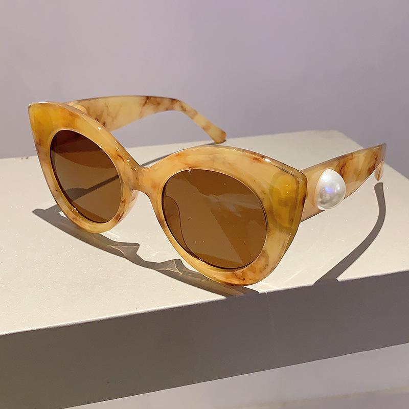 Populära Vintage Överdimensionerade Cat Eye Solglasögon Dam För Kvinnliga Solglasögon Punk Shades Lyxmärke Designer Pärlglasögon Uv