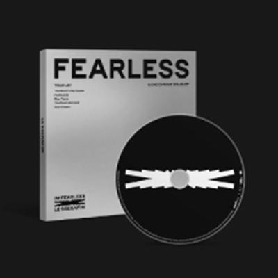 LE SSERAFIM - FEARLESS (1st Mini) Monochrome Bouquet Ver.