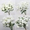 Weiße Blumendekoration für Hochzeiten Künstliche Straußornamente und Bogen-Requisiten