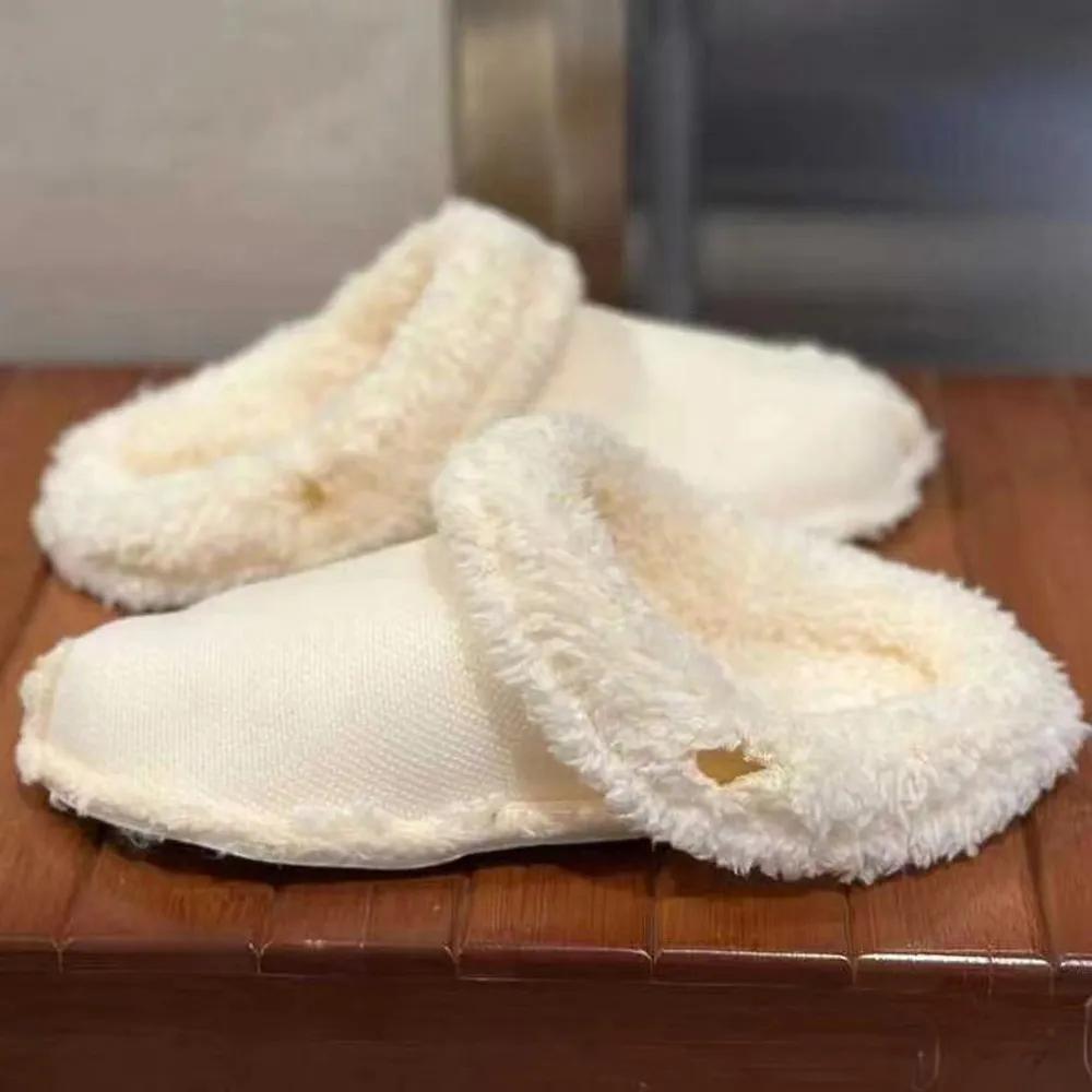 Crocs detachable fur lining, kids compatible black