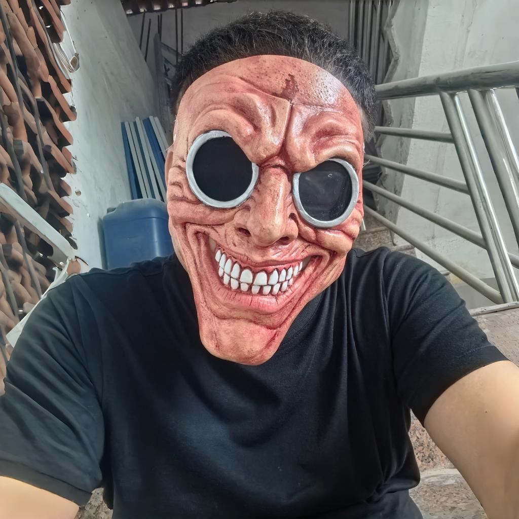 Gruseliges Lächeln Latexmaske mit runder schwarzer Brille Vollgesichts-Horrormaske für Halloween-Party Cosplay Requisite