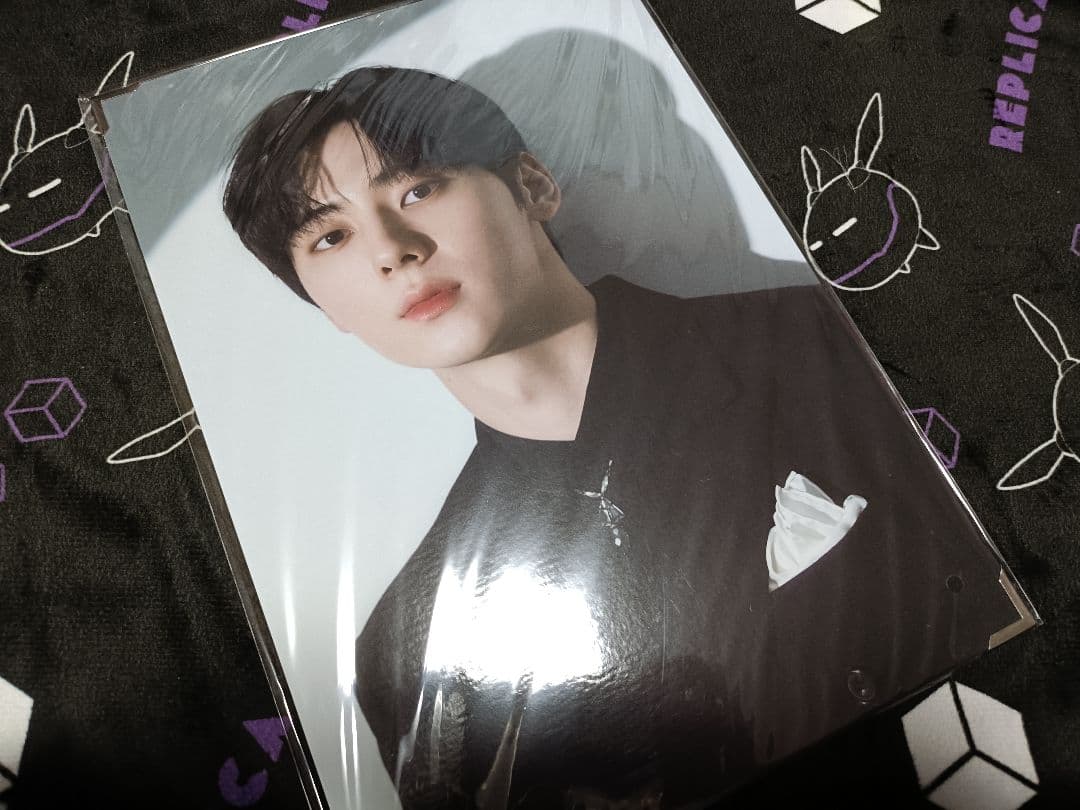 

[USED] NU EST THE BLACK MINHYUN Premium Photo