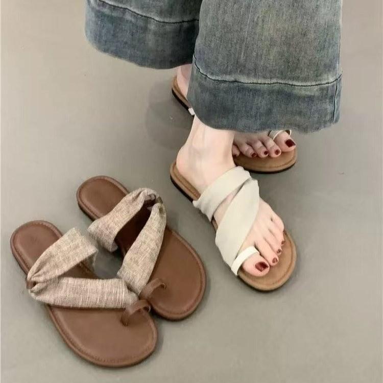 Soft-soled Roman sandals 2025 new Korean version of toe vacation beach shoes flat-soled cool slippers women's summer wear
