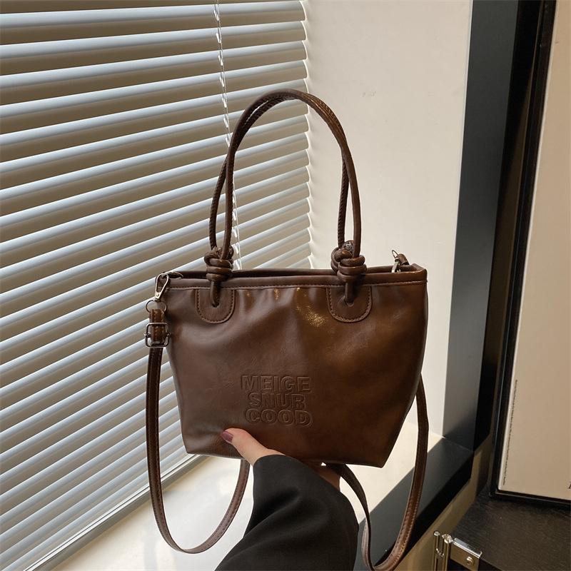 High end Niche Bag for Women New Trendy and Fashionable Crossbody Bag for Women Ins Retro Versatile One Shoulder Handbag