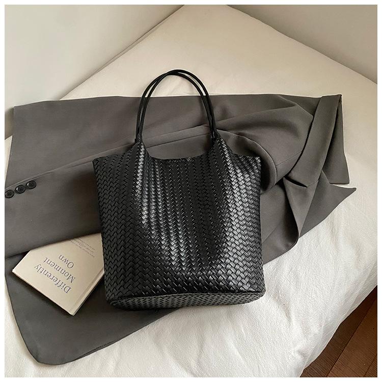 Autumn Woven Pattern Big Bag Women's 2025 New Fashion Retro Underarm Tote Bag Large Capacity Commuter Shoulder Bag