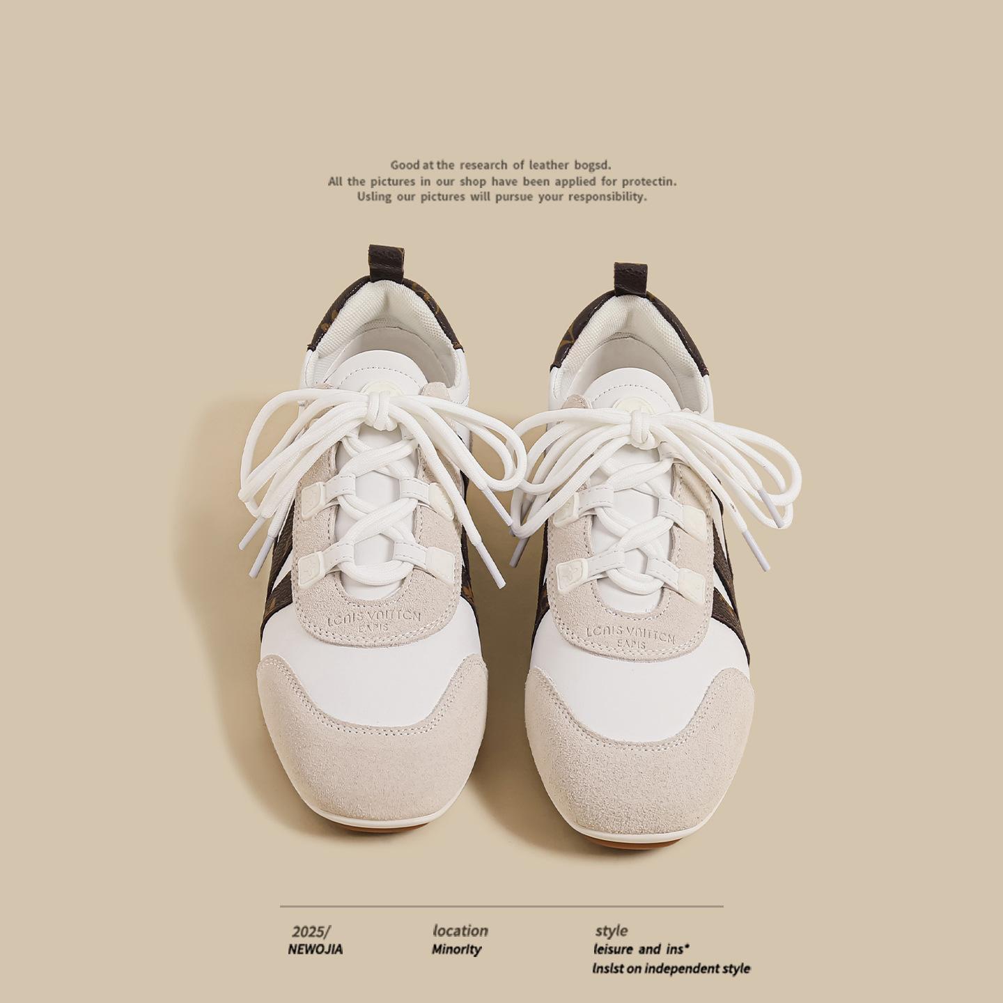 

Retro red Forrest Gump training shoes women s shoes 2025 summer new square head inner height increase flat bottom casual sports shoes 40