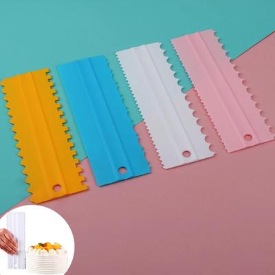 4PCS/Conjunto Novo Pente Raspador de Bolo Padrão Raspador de Creme Ferramentas de Panificação DIY Conjunto de Raspadores de Creme de Plástico Acessórios para Panificação