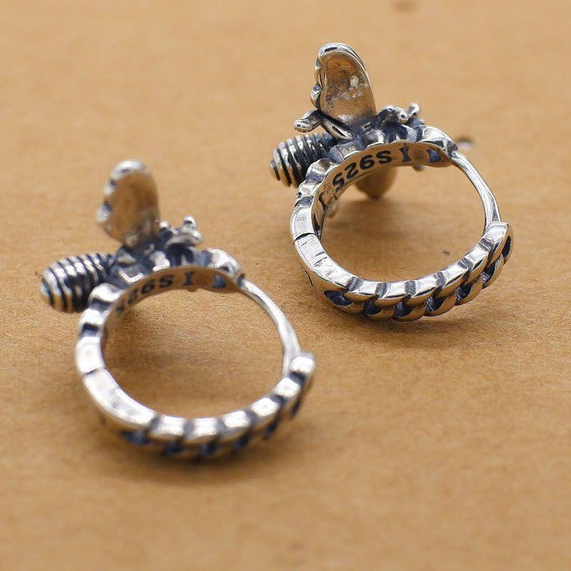 Ohrringe mit spreizender Biene, personalisierte kleine Insekten-Ohrstecker, Retro-Old-Fashion-Trend-Ohrringe für Damen