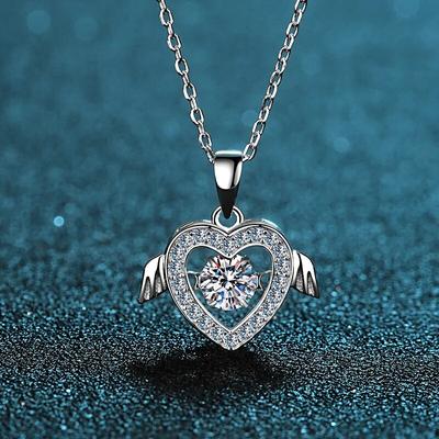 Stříbro 925 Originální 0,5 karátový diamantový test Min. kolo D Barva Moissanite Srdce Přívěsek Křídlo Náhrdelník Svatební šperk z drahokamů