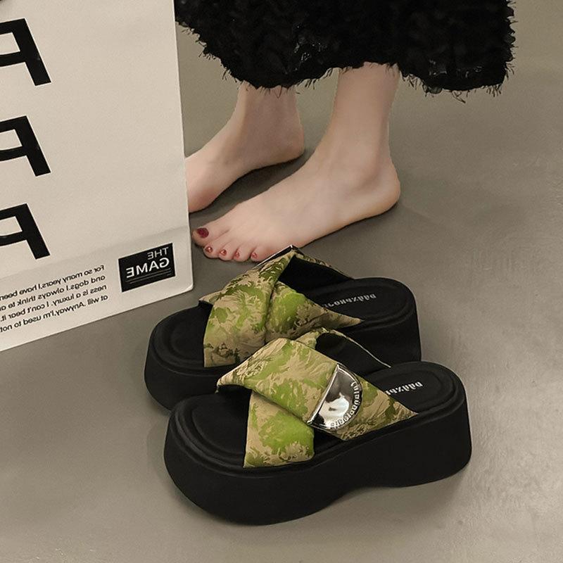 Gentle Matching Skirt Platform Slippers Women's Summer Wear 2025 New Muffin Sandals High Heels Sandals Soft-soled Beach Shoes