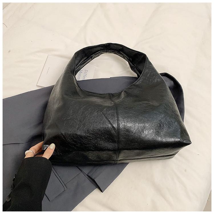 IELGY Portable Large-Capacity Tote Bag Simple All-Match Black Soft Leather Shoulder Armpit Bag