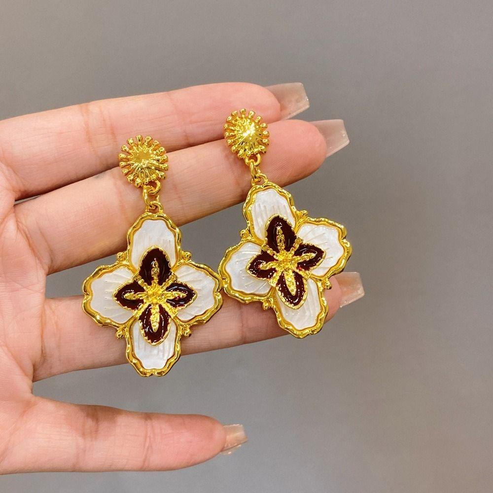 Luxury Flower Drop Earrings Lucky Metal Ear Drop Fashion Vintage Dangle Earrings Women